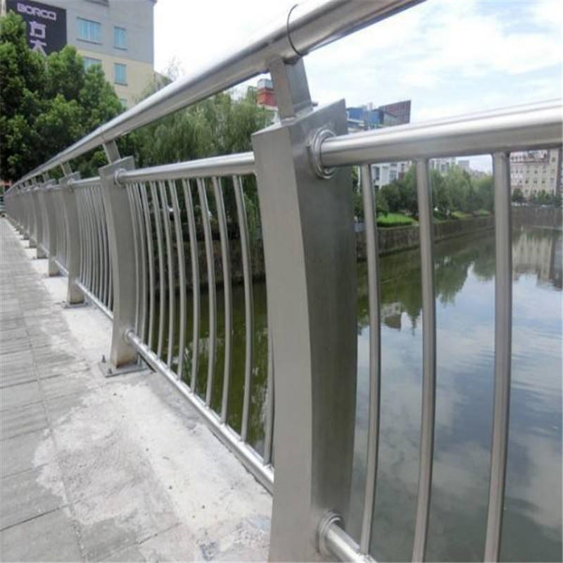 桥梁护栏 道路隔离栏杆 304桥梁两侧防撞护栏 天桥灯光护栏生产 聚晟 提供配送
