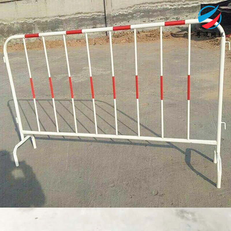 安徽施工铁护栏  尊迈黄黑反光铁马护栏 临时施工围栏隔离栏厂家