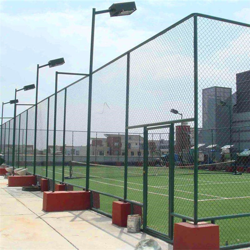 体育场围网篮球场防护围栏体育场勾花围网运动场球场围网厂家定制