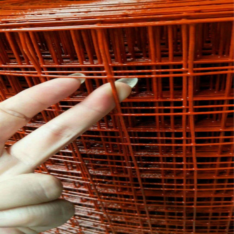 亚奇厂家供货浸塑包塑荷兰网-圈地铁丝围栏-临时护栏网 现货10卷批发