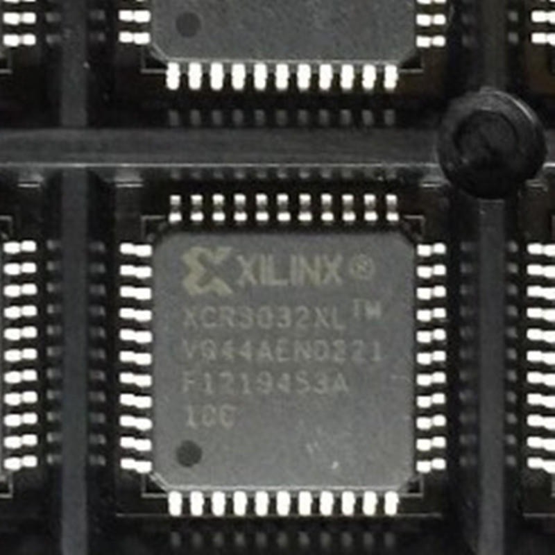 XILINX原装现货供应 XCR3032XL-10VQ44C
