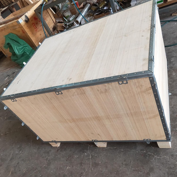 青岛厂家定做钢带包边木箱免熏蒸胶合板材质出口方便快捷
