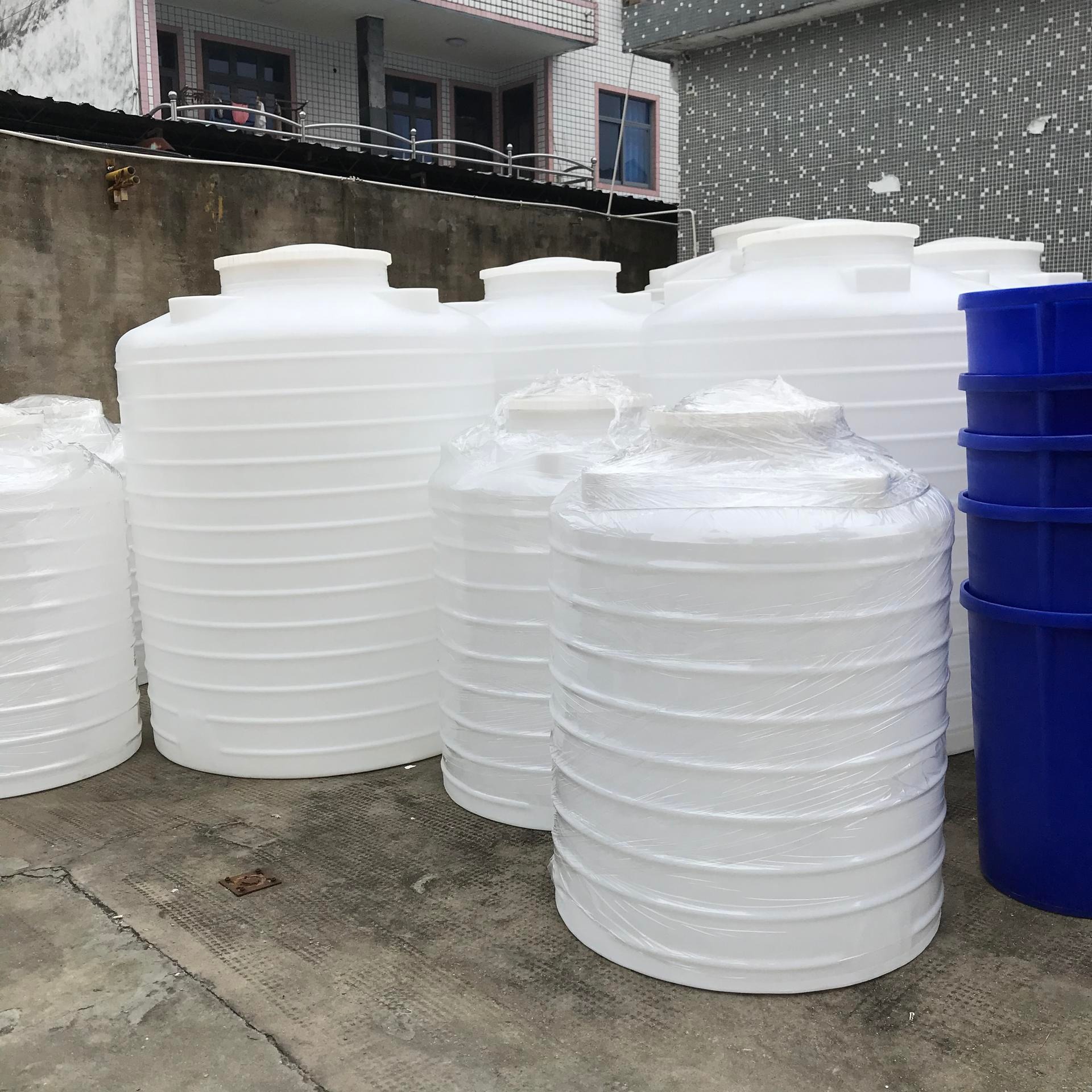 雅格滚塑 环保pe储水罐 工地临时蓄水专用白色2吨塑料桶 塑料水箱厂家