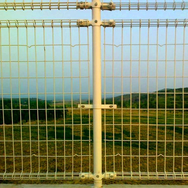框架球场围栏 圈地框架围栏网现货 云蓝