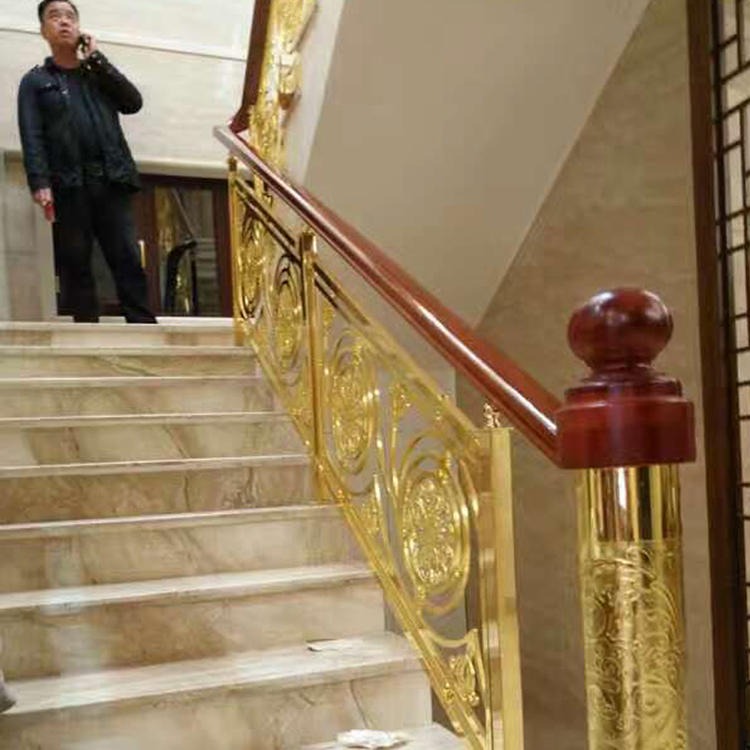 鸡西铜艺楼梯厂家供应 新曼铜艺雕刻楼梯制作经验丰富图片