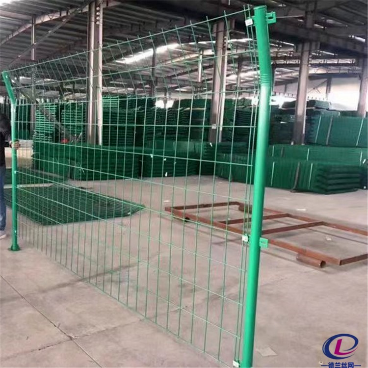 厂家批发 果园围栏 双边丝果园围栏网 绿色钢丝果园围栏 德兰现货供应