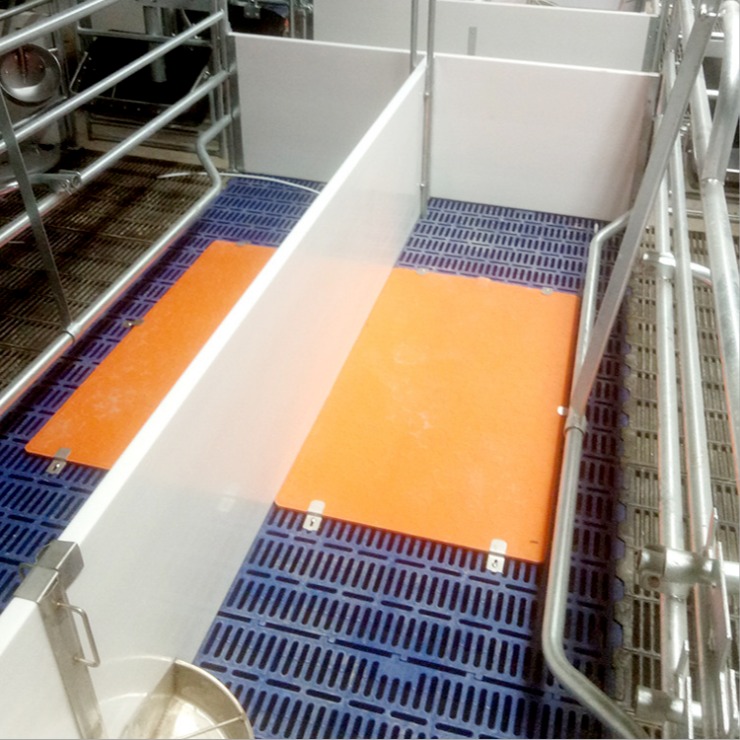 瑞昂    厂家直销猪用电热板 带智能温控开关 远红外纳米碳晶 保温板 坚固耐用图片