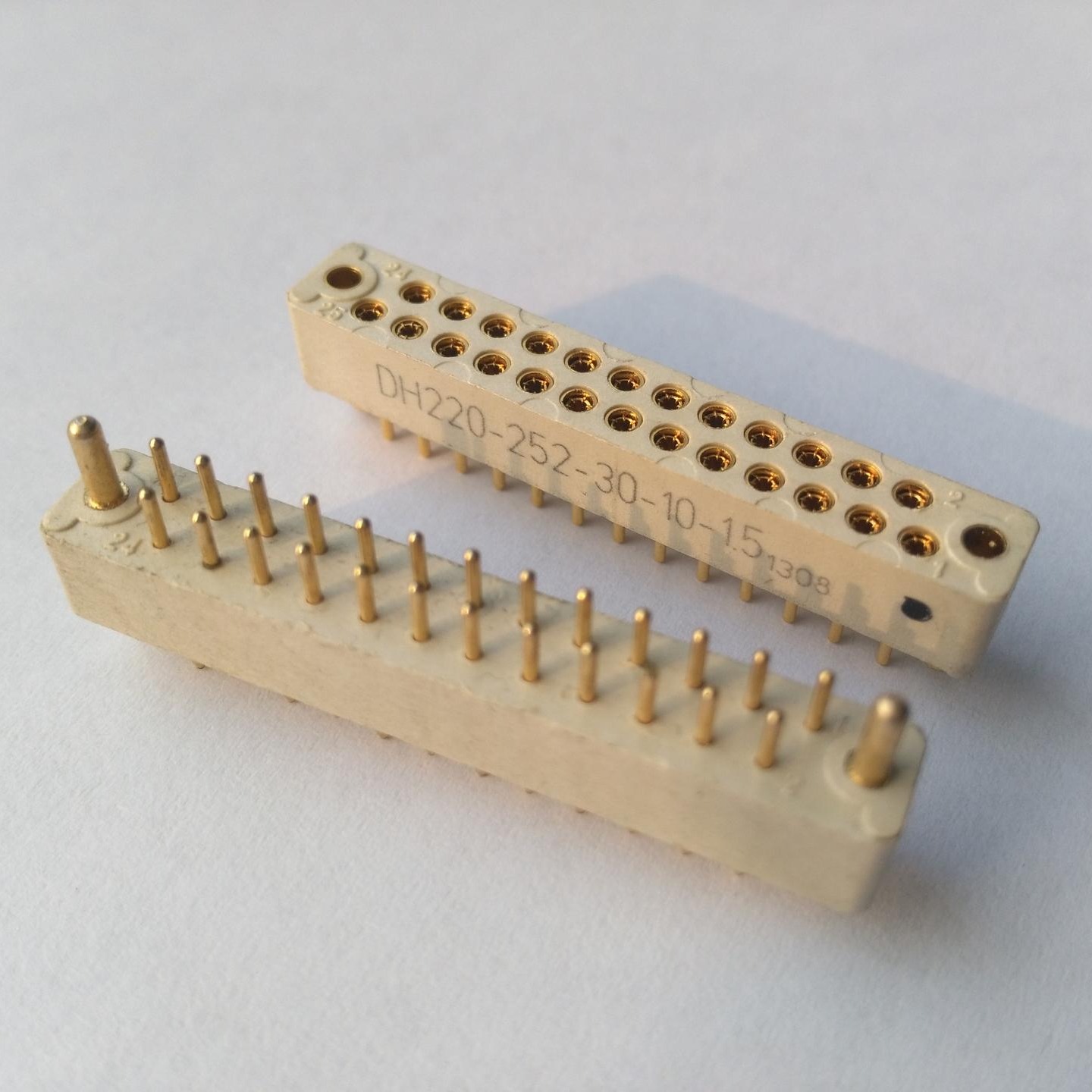 25芯线簧印制板连接器生产厂家 东普电子 方形线簧连接器 精密连接器图片