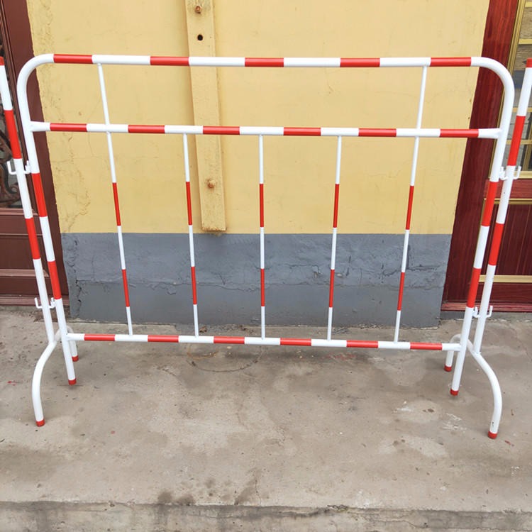英威安全围栏品牌 铁马安全围栏 WL-YW施工临时隔离分流栏栅图片