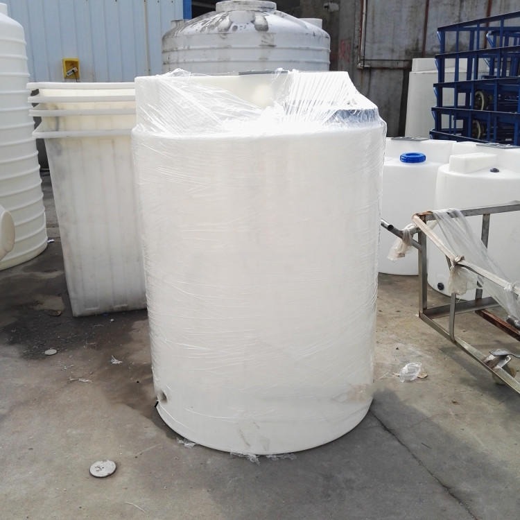 湖南株洲1.5吨塑料溶药桶生产厂家 洗衣液搅拌罐批发 计量泵专业配套报价