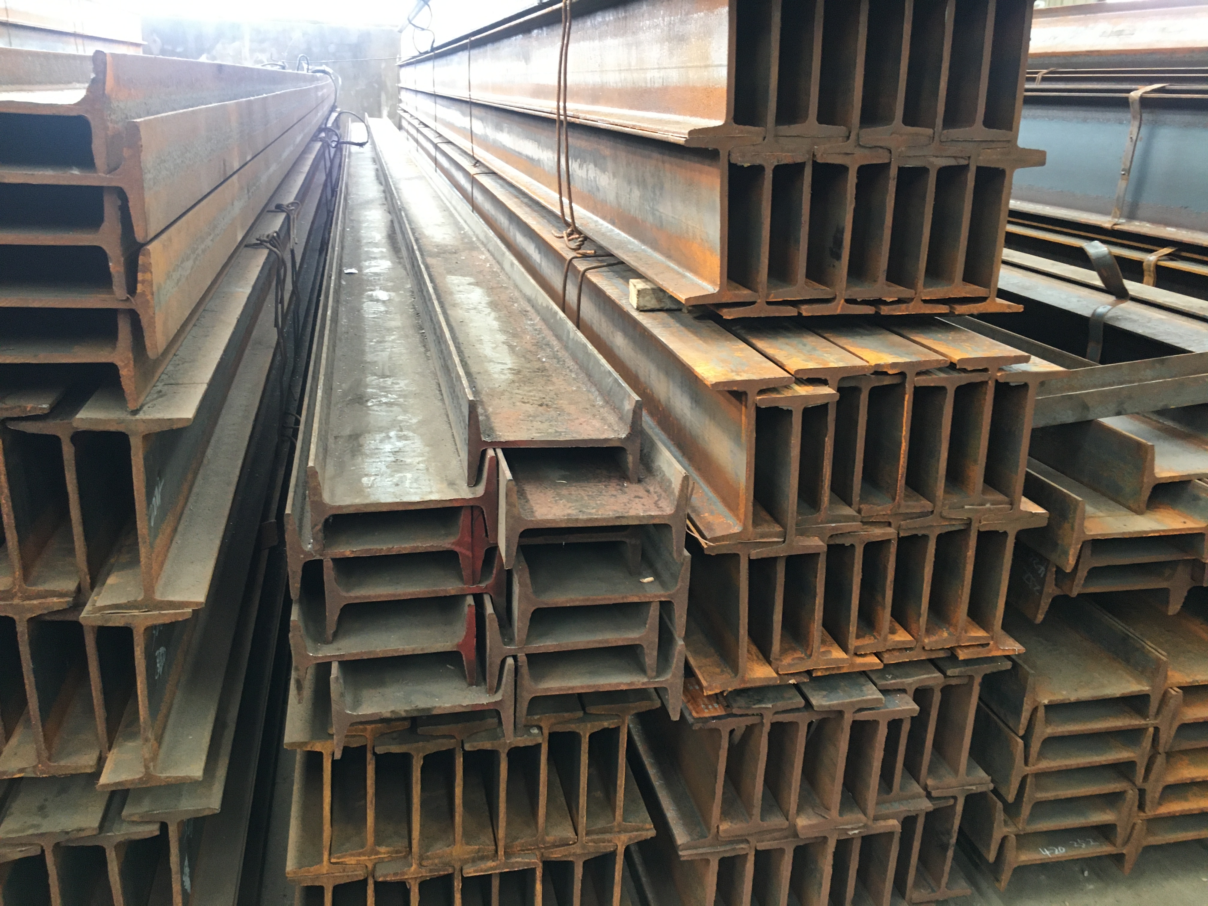 上海Q235B热轧工字钢 横跨桥梁用工字钢 钢结构桥梁工字钢送货到厂