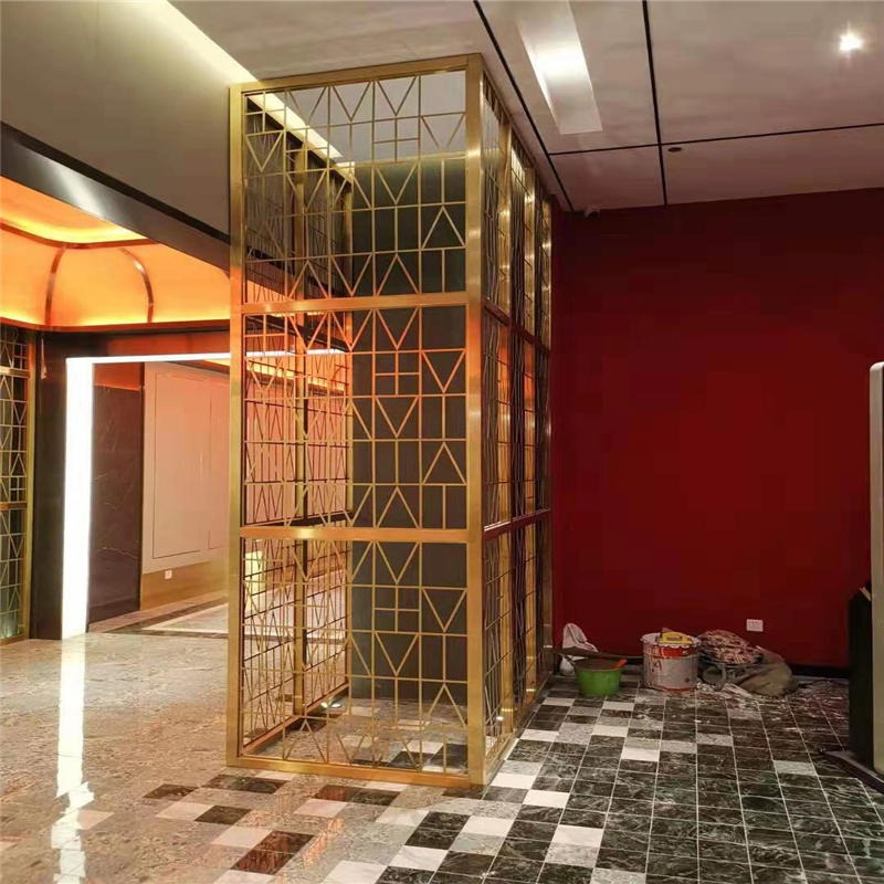 山东酒店走廊钛金不锈钢屏风装饰架 激光镂空工艺安装实物效果图