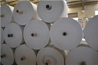 塑料编织布卷批发 定做覆膜白色编织袋筒料 蛇皮袋半成品桶布料示例图5