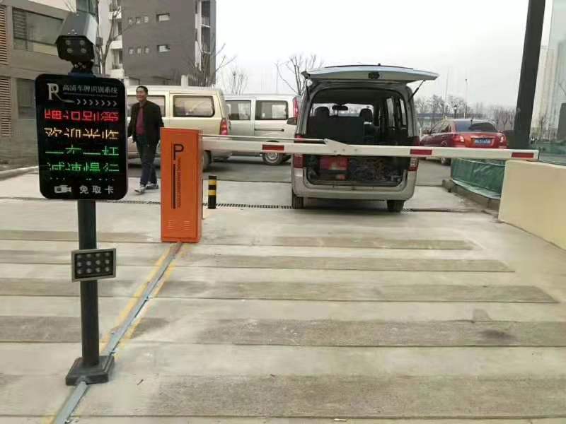 大同停车场设备 火车站道闸生产厂家 奥博推荐图片