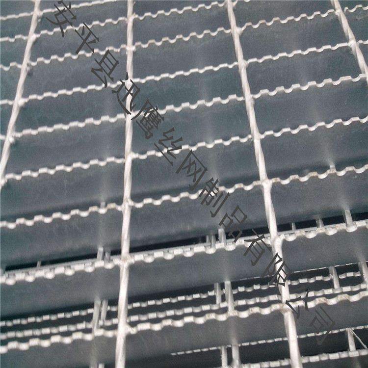 钢格踏步板新款  锯齿形网格板尺寸定制   上海过道脚踏板规格示例图6