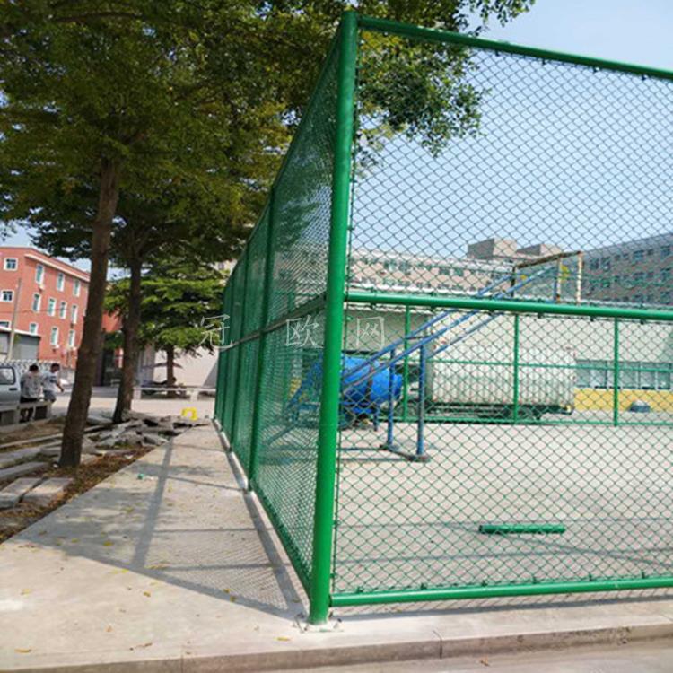 篮球场护栏网 学校体育场围网包塑勾花网厂家价格示例图18