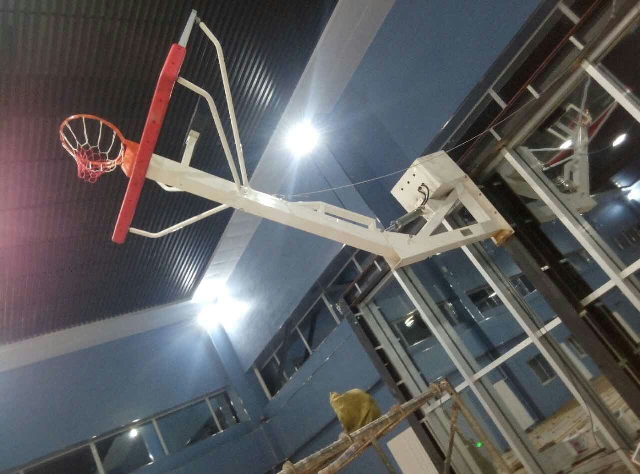 江苏晶康牌配透明钢化玻璃篮板方管固定式篮球架性能优越