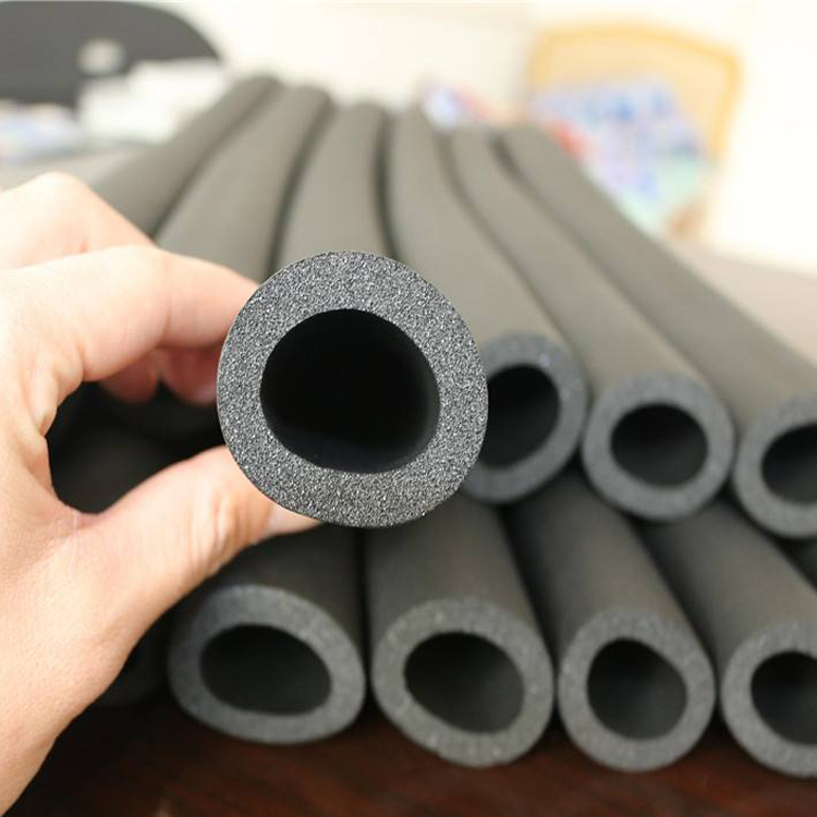 厂家供应 b1级橡塑管 瑞腾 阻燃隔热橡塑管 铝箔自粘橡塑海绵管