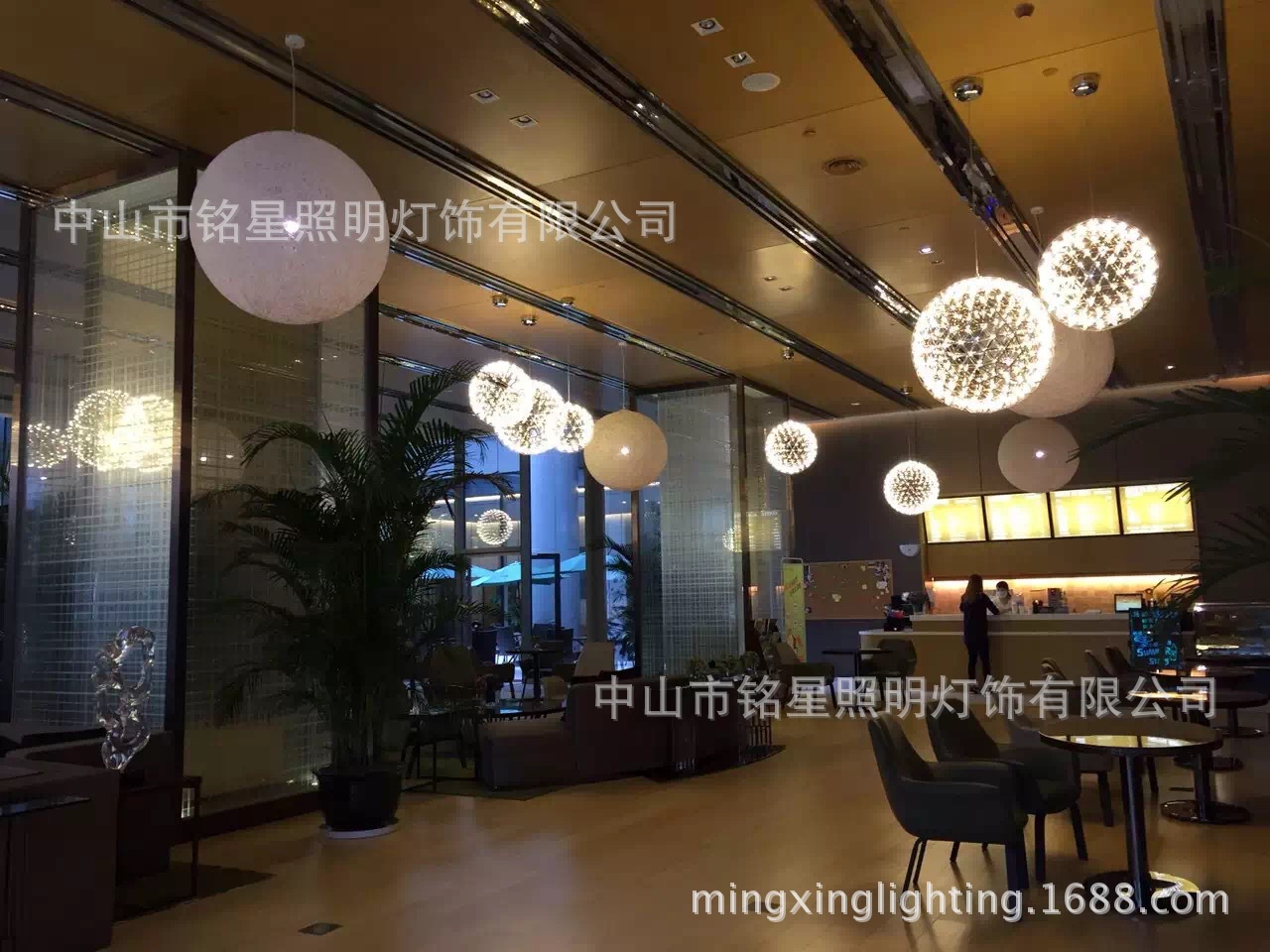 酒店大堂新款LED星空球吊灯厂家大厅满天星空球圆球吊灯示例图4
