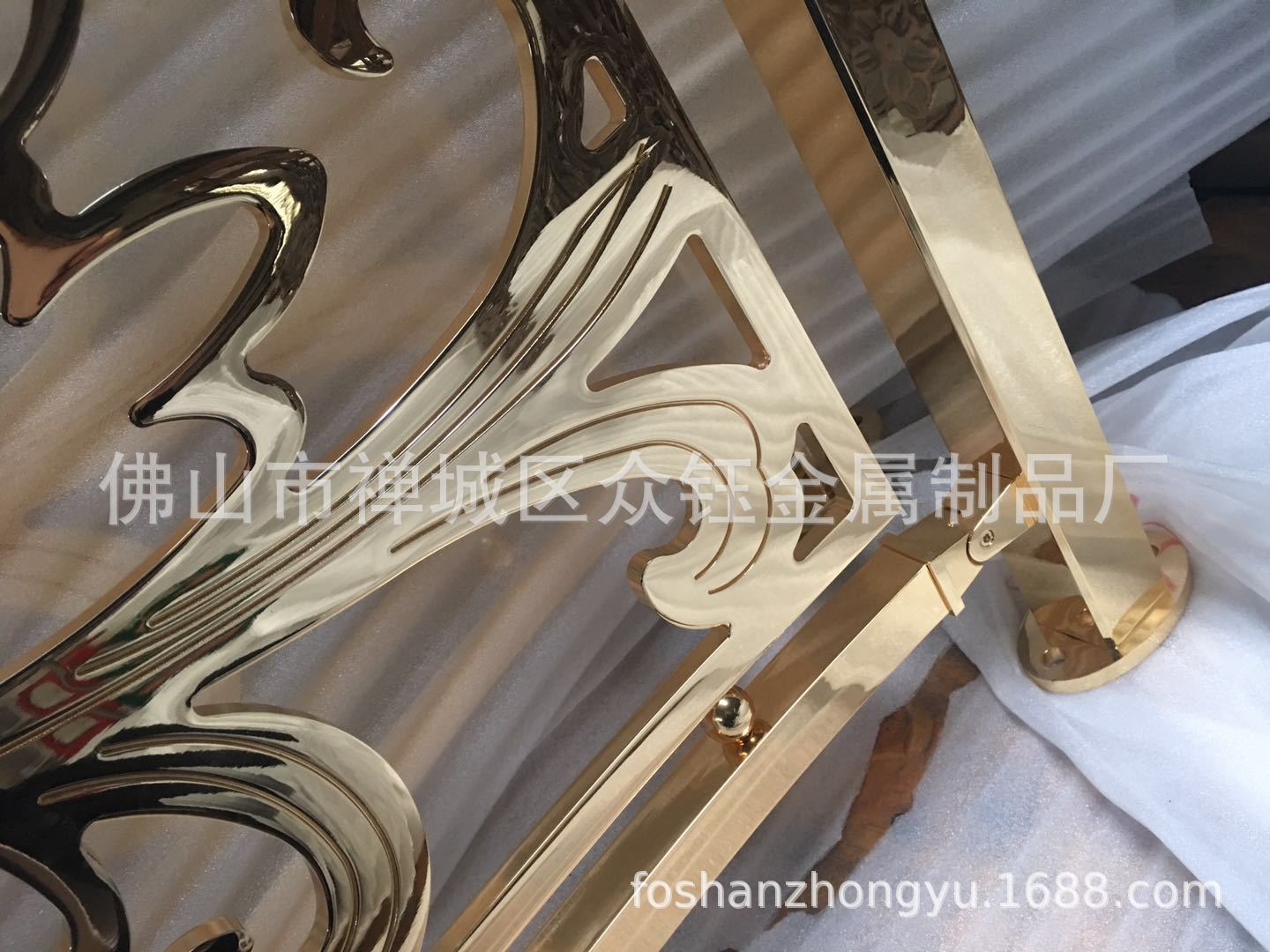 超亮K金艺术雕花护栏 铝板雕刻镜面K金护栏  工厂实拍真实品质示例图5