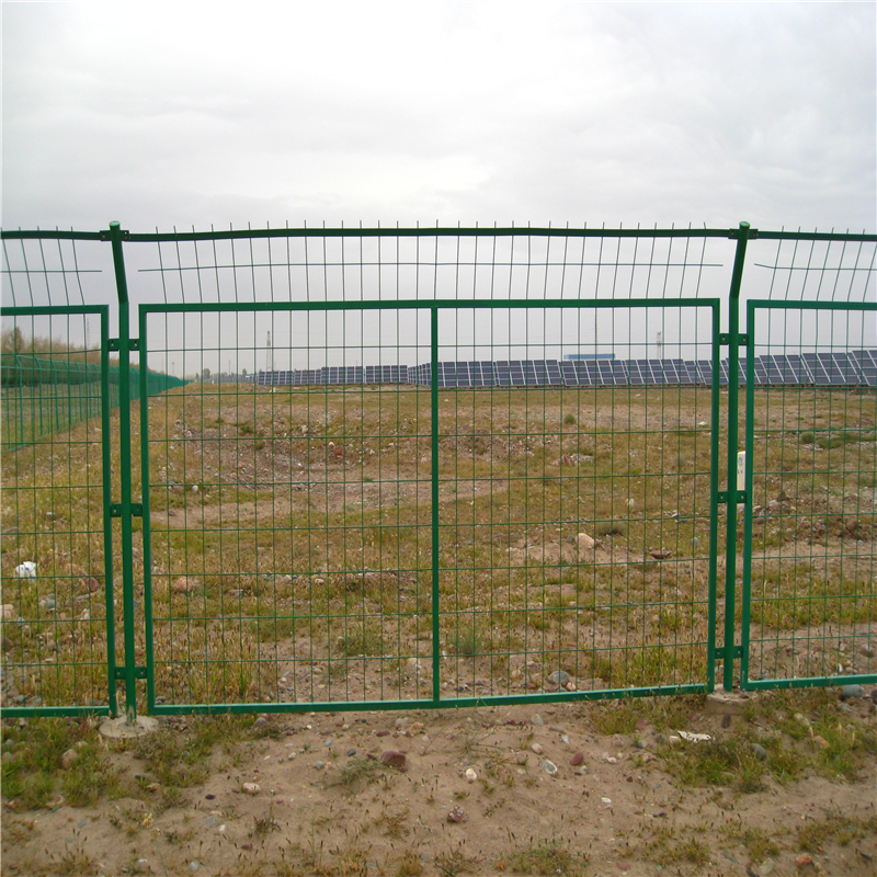 现货批发 铁丝网围栏 优质公路护栏网 绿色防护网 佳星