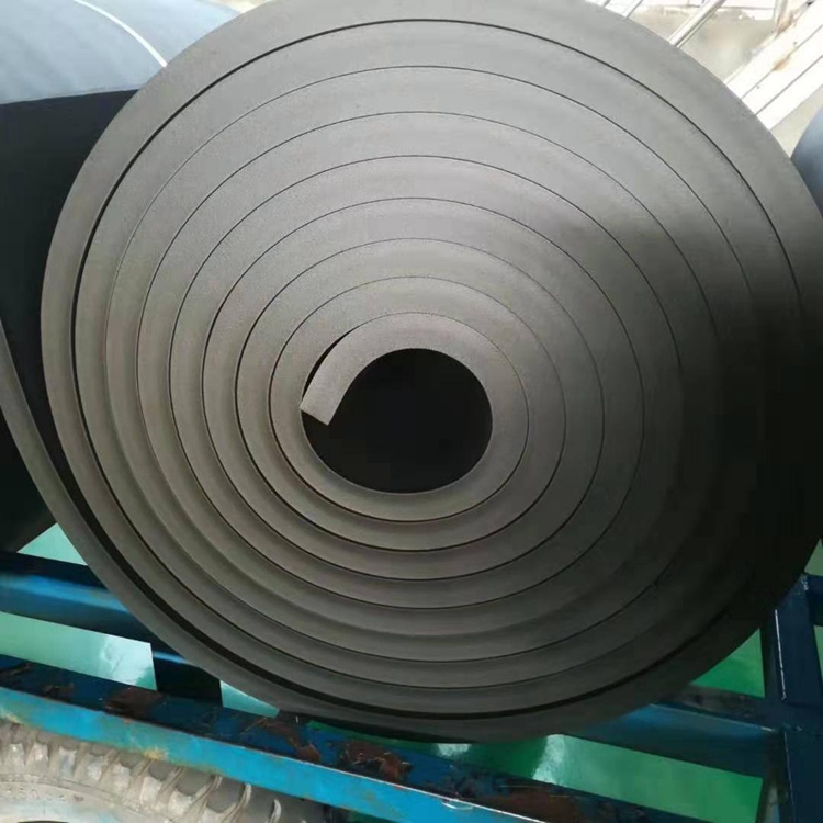 自粘不干胶橡塑板厂家直销 高端优质 空调隔热橡塑板材厂家现货    橡塑风管保温施工厂家