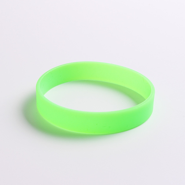 厂家直销 时尚运动硅胶手环 可定制logo环保手环