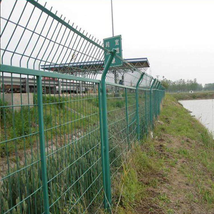 双边丝护栏网 浸塑公园护栏网 合肥公路护栏网规格示例图6