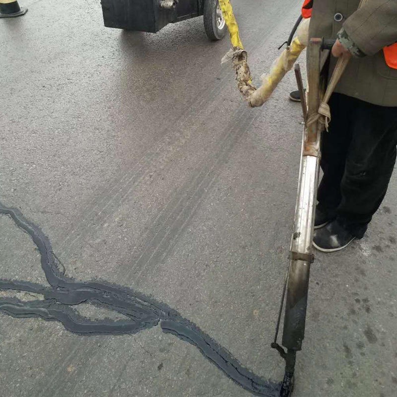 迈威厂家生产混凝土路面裂缝修补材料  公路裂缝修补 路面灌缝胶密封胶