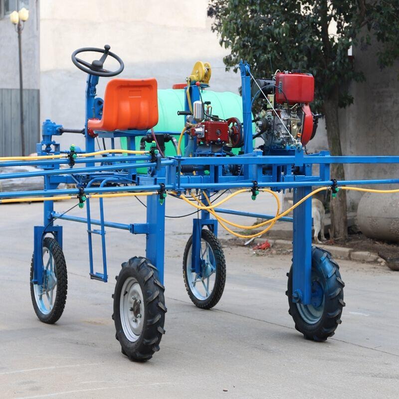 农用四轮自走式喷药机  可坐式喷药器  柴油折叠式喷药车图片