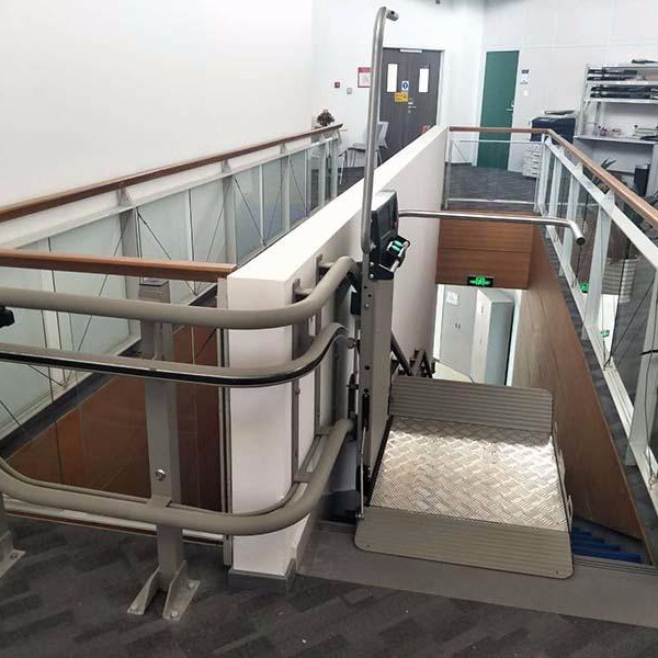海淀区启运供应残疾人电梯 斜挂式升降平台 智能曲线楼梯电梯