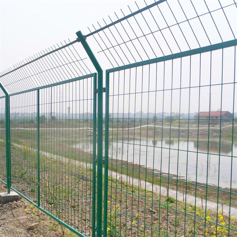 尊迈框架护栏网 圈地养殖护栏网 河道园林防护隔离栅厂家 框架护栏网