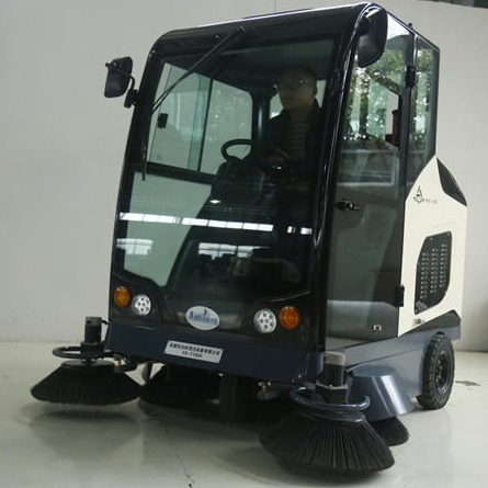 广西柳宝扫地车 LB-2000 电动扫地车 驾驶式扫地机 校园公园道路扫地车