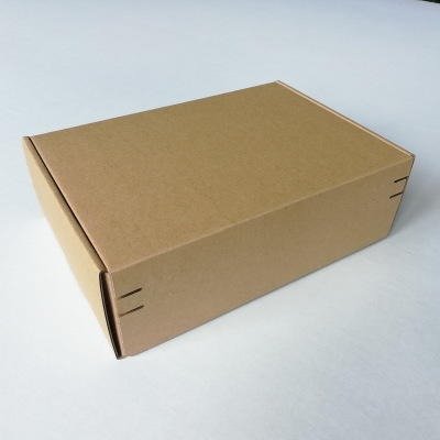 长方形大衣纸盒子现货可定制补光灯飞机盒大号快递服装包装盒