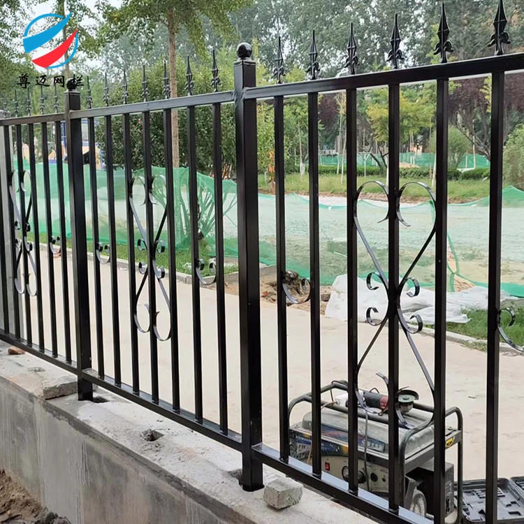 尊迈批发 锌钢阳台防护栏 学校幼儿园隔离防护栏 别墅隔离护栏