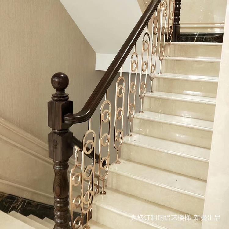 威海铜艺立柱护栏管 铜雕花异形楼梯扶手管图片
