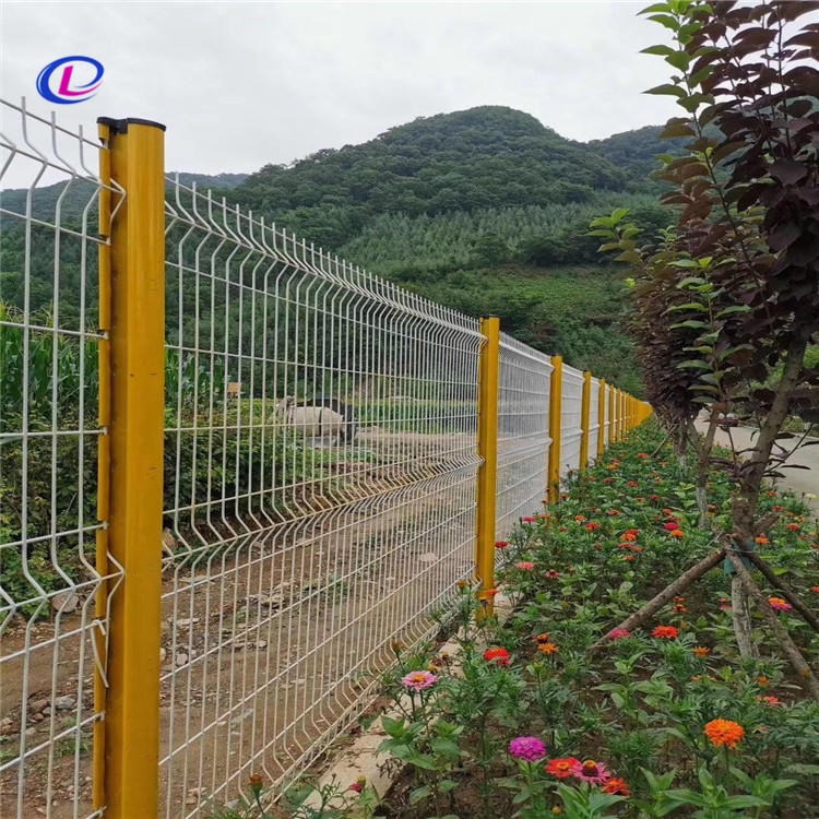 德兰围栏网生产厂家 浸塑保税区景观围栏网 定制园林景观护栏网
