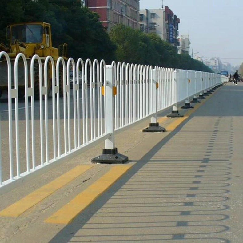 城市道路m型京式护栏 车辆隔离京式护栏 安全交通设施道路护栏