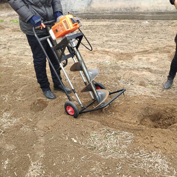 ​新款式挖树坑机 方便使用维修率低 春季栽树不可少