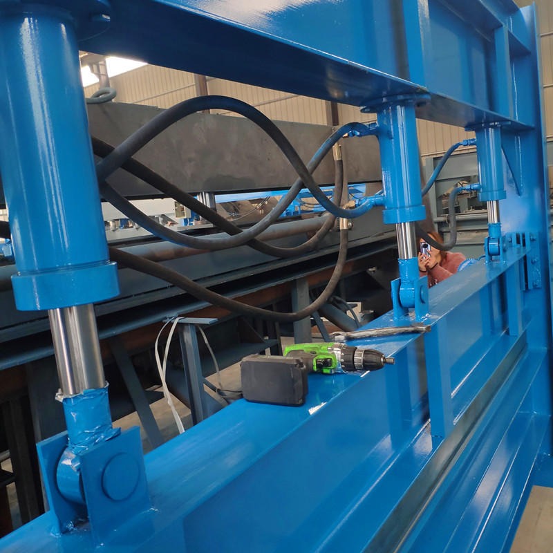 4米折弯机 液压折板机 6米彩钢专用折板 脊瓦用折弯机 运丰机械图片