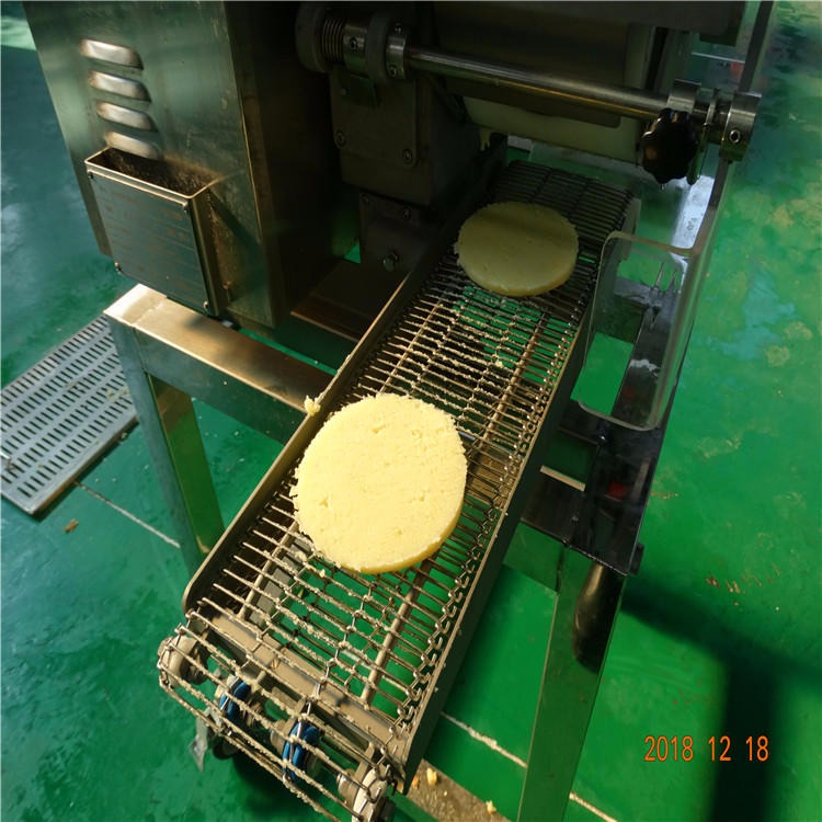 牛肉饼专用成型机厂家 尚品SP-400型肉饼裹糠机 肉饼上浆机报价 汉堡饼生产线