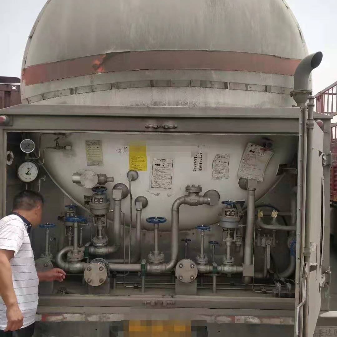 黑山回收二手lng槽车  LNG低温储罐  氧氮氩储罐 汽化器 回收二手储罐 回收氧氮氩杜瓦瓶  回收二手加气站图片