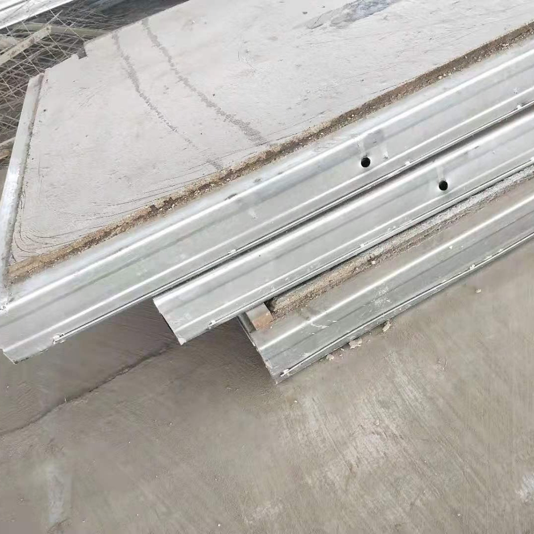 钢构轻型复合板厂家   钢骨架轻型屋面板价格