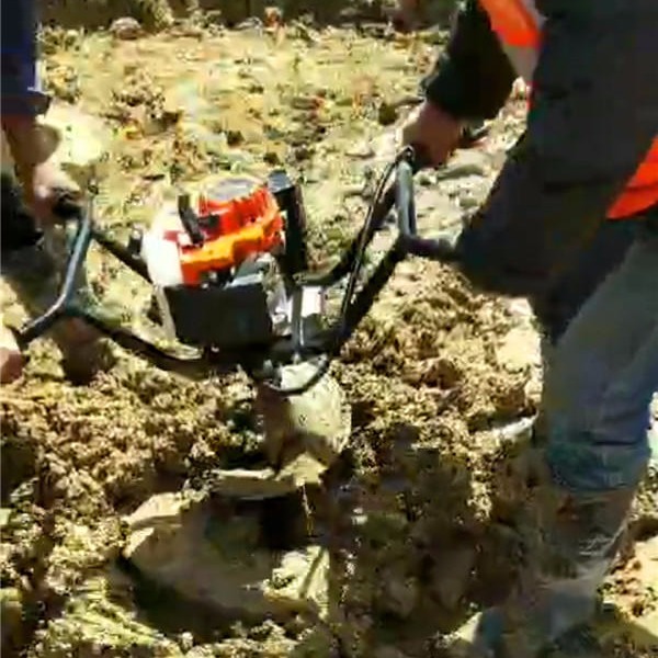 管桩芯清土机视频 挖桩孔清泥巴工具 掏桩芯机子厂家