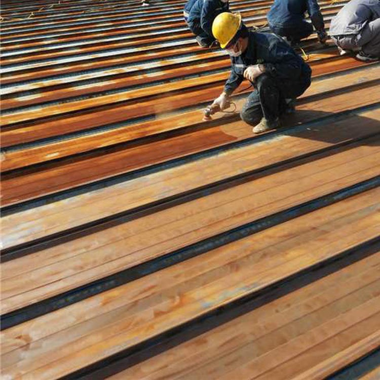 水性彩钢翻新胶 荣威  翻新旧彩钢屋面 耐候性彩钢翻新漆 各种喷漆施工