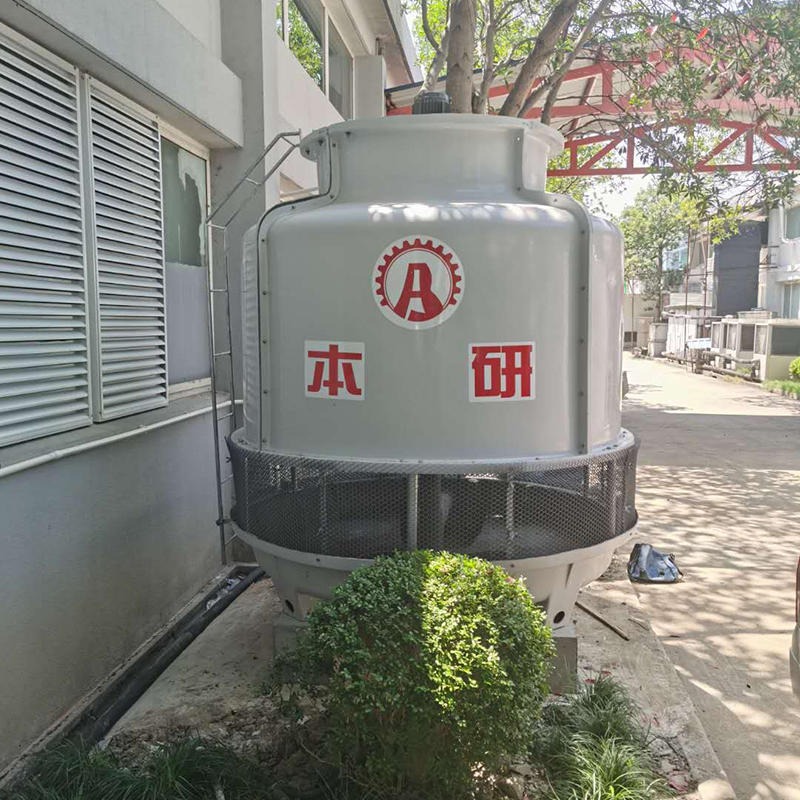 南京江北新区高科技企业配套用圆形逆流玻璃钢冷却水塔 10T-200T现货供应 采用户外专用防水电机 自动旋转散水喷头