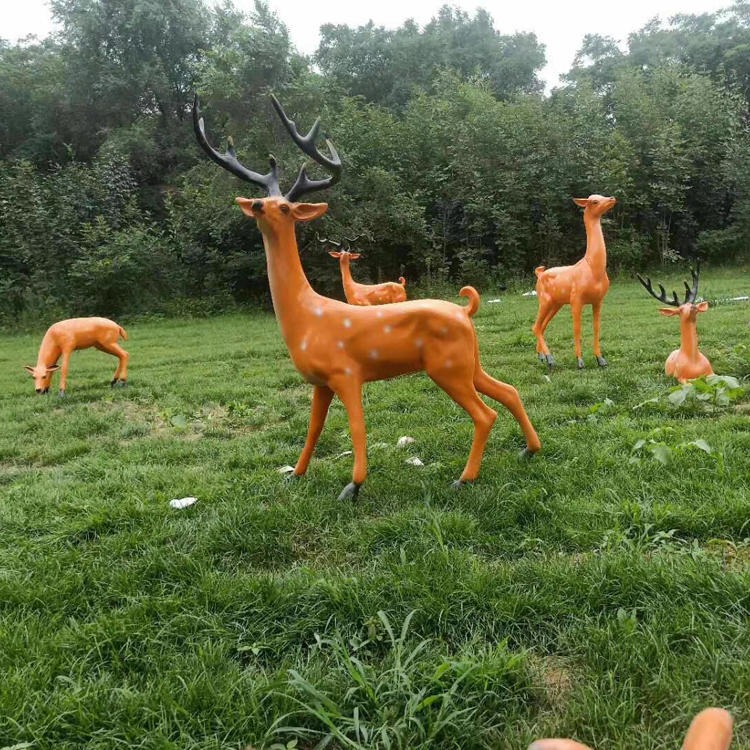 佰盛 定制玻璃钢彩绘仿真动物鹿雕塑户外园林景观创意装饰摆件