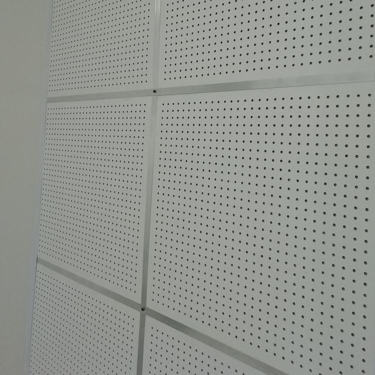 巨拓硅酸钙吸音天花板 吊顶隔墙复合吸音板施工方便 硅酸钙冲孔吸声板