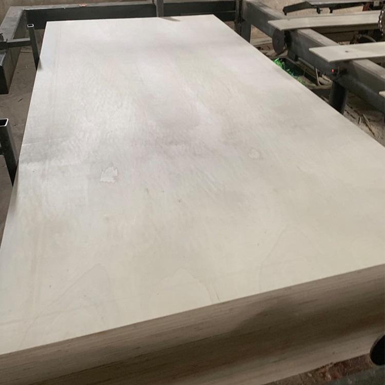 现货厂家直销批发双面漂白杨木胶合板二次成型家具板