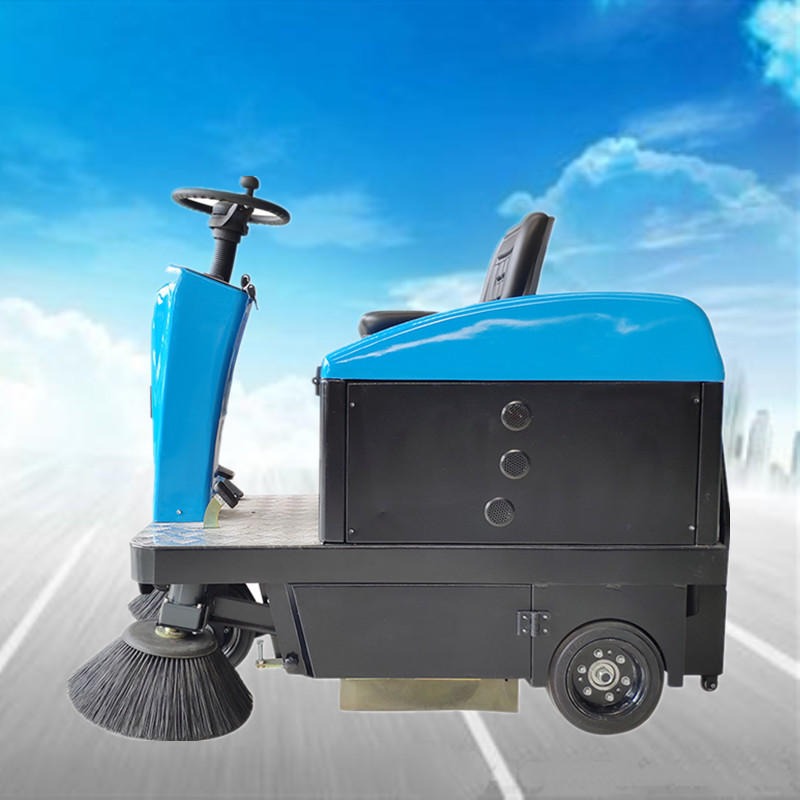 湛江电动小型扫地车 商用吸尘清扫车 广东驾驶式扫地机 柳宝清洁扫路车